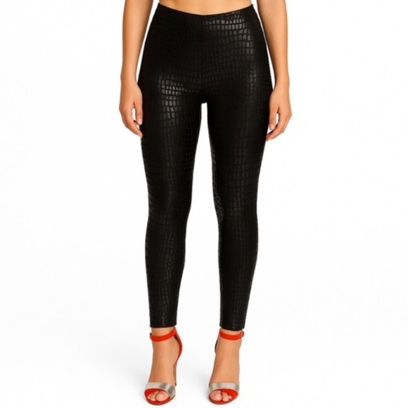 Aiko Black Alligator Leggings - Picture 1 of 13